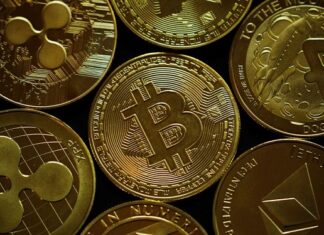 Bitcoin ultrapassa US$ 70 mil e ethereum fica perto de US$ 4 mil, de olho em ETFs