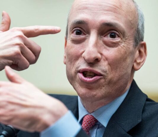 Legisladores dos EUA se unem contra a SEC à medida que as regulamentações criptográficas se apertam globalmente